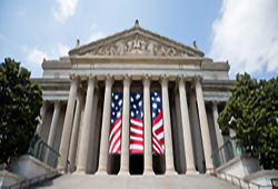 Front image shot of the National Archives in Washington, D.C.