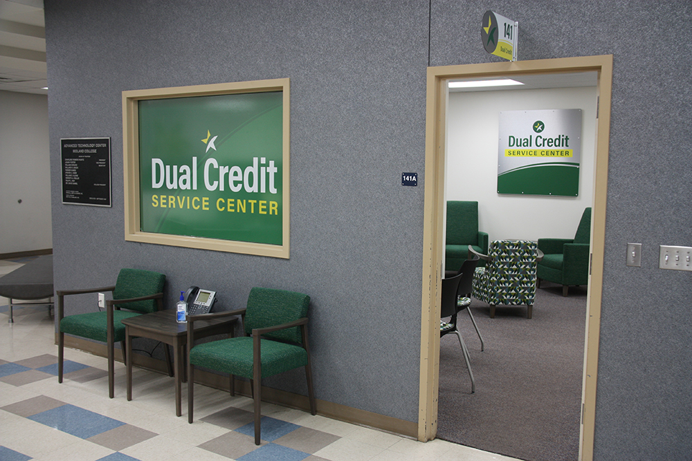 Dual Credit Service Center - Entrance