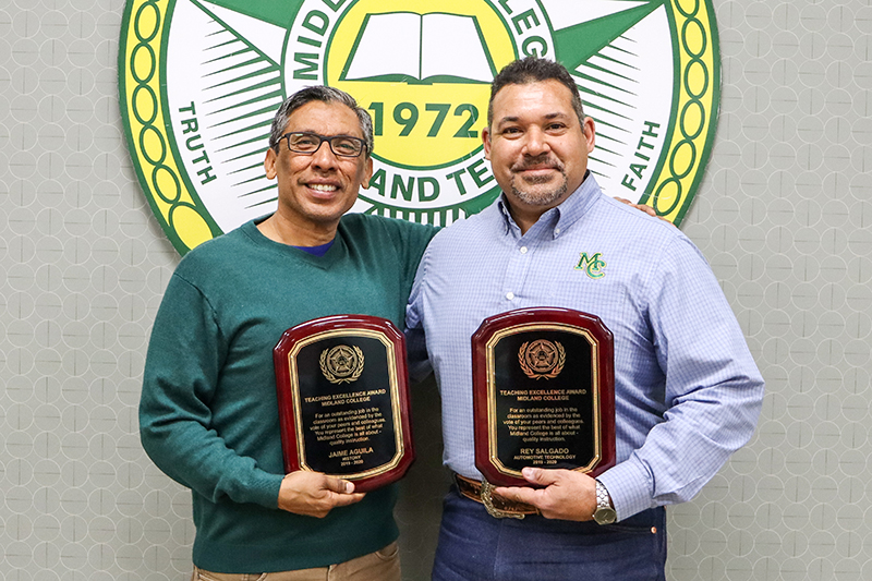sDr. Jaime Aguila (left) and Reynaldo Salgado (right)